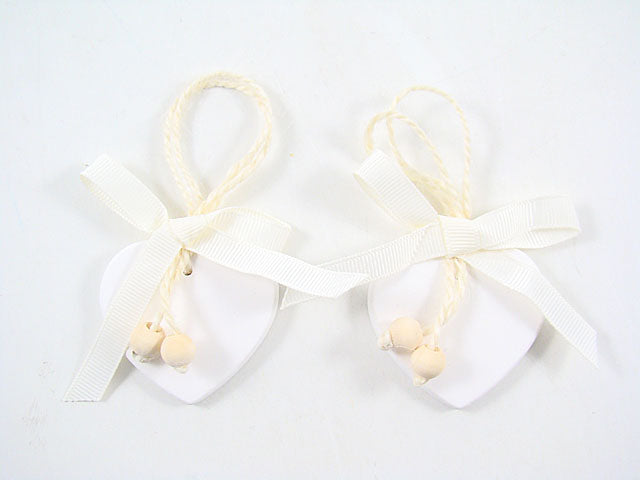 cuore bianco c/cordoncino k218b